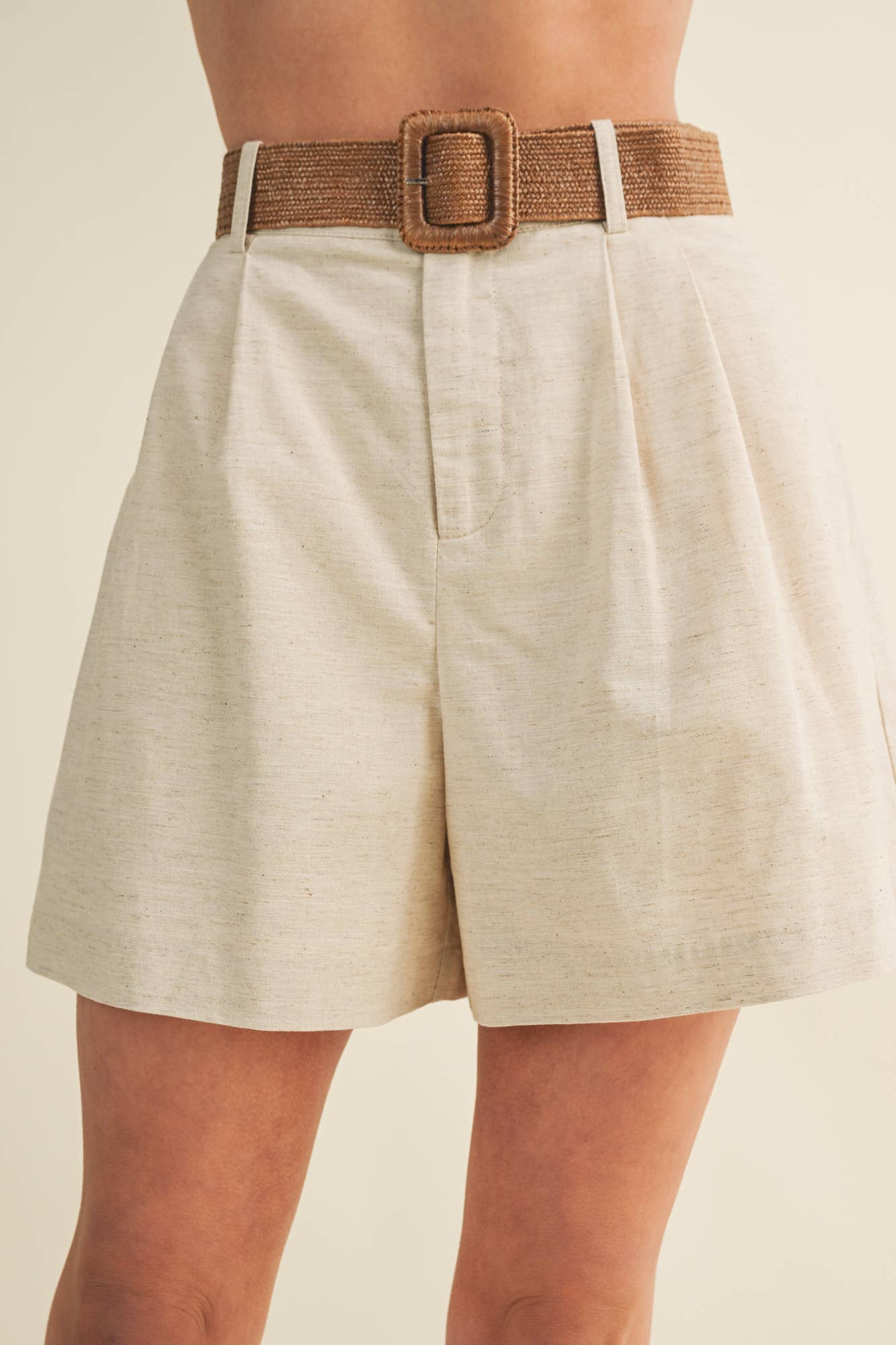 The Tailored Linen Shorts